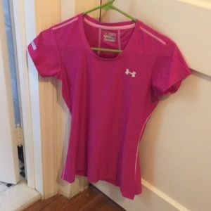 Under Armour heat gear fitted pink short sleeve